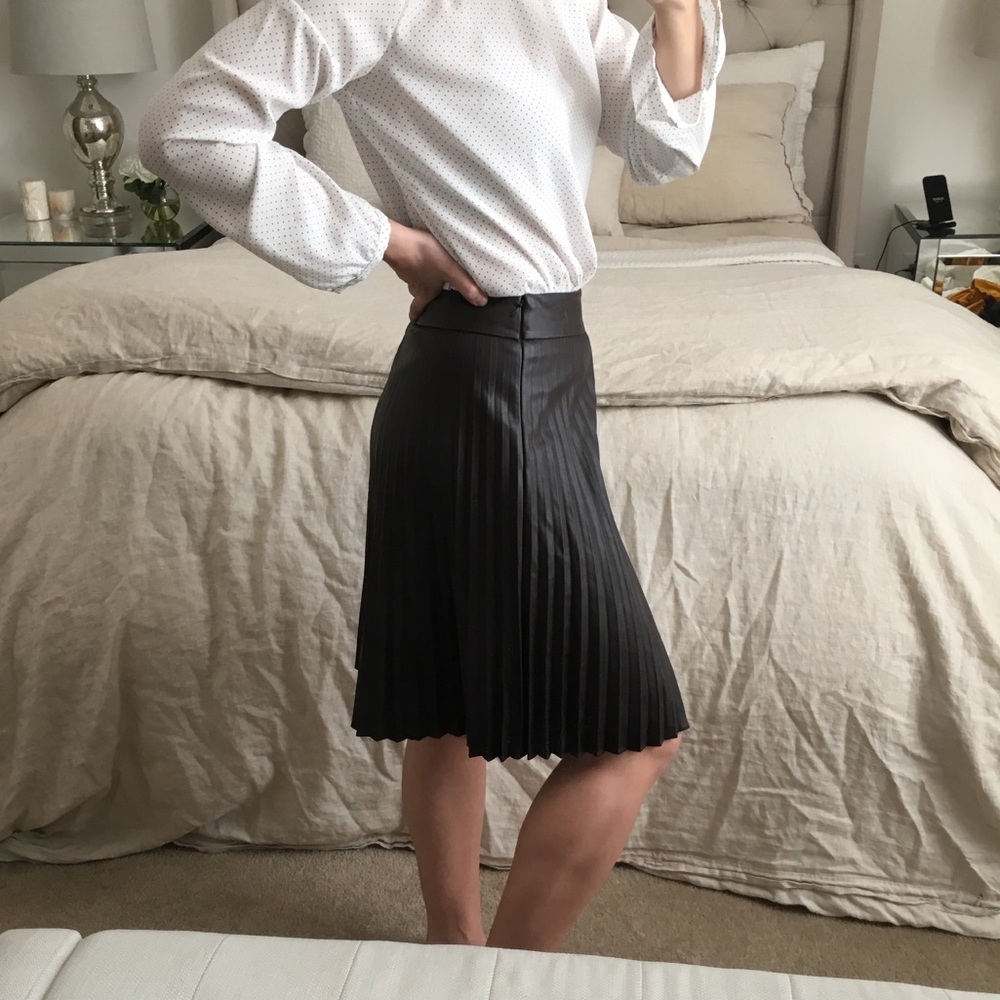 NWOT Ann Taylor faux leather skirt
